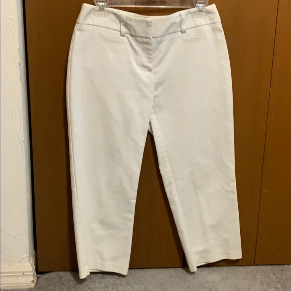 APT. 9 Capris